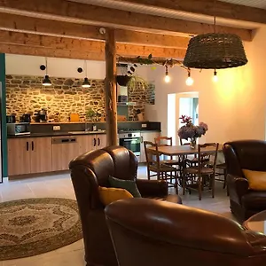 Petite Maison Chaleureuse Yvias